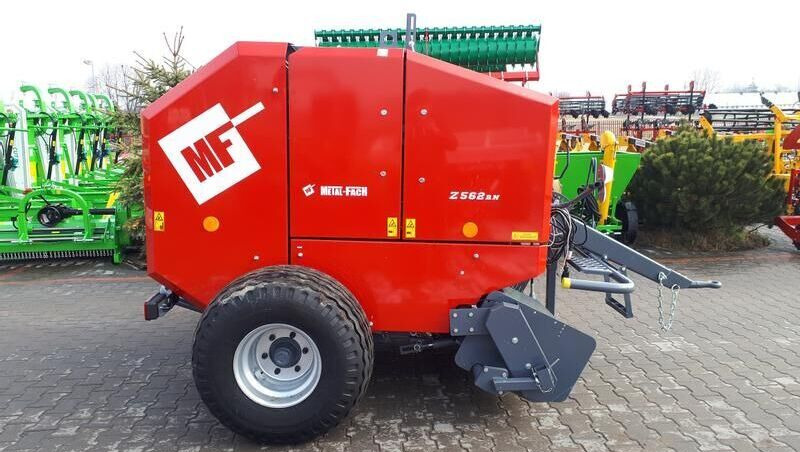 METAL-FACH Prasa Belująca/ πρέσα για σφυρίχτρα/ / Prensa de balas - Silaj paketleme makinesi: fotoğraf 5 METAL-FACH Prasa Belująca/ πρέσα για σφυρίχτρα/ / Prensa de balas - Silaj paketleme makinesi: fotoğraf 5
