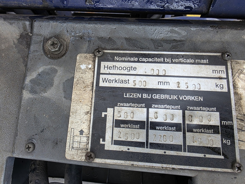 Komatsu fd25t-14 dieselheftruck - Dizel forklift: fotoğraf 5 Komatsu fd25t-14 dieselheftruck - Dizel forklift: fotoğraf 5