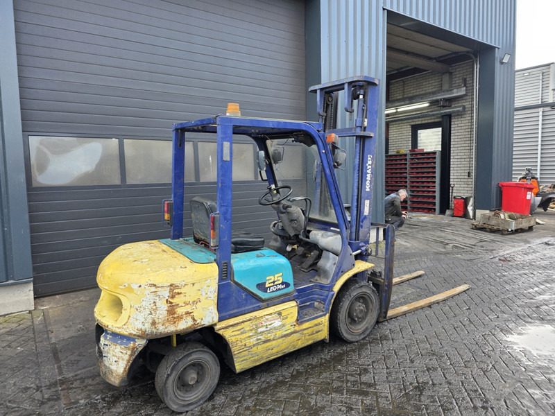 Komatsu fd25t-14 dieselheftruck - Dizel forklift: fotoğraf 3 Komatsu fd25t-14 dieselheftruck - Dizel forklift: fotoğraf 3