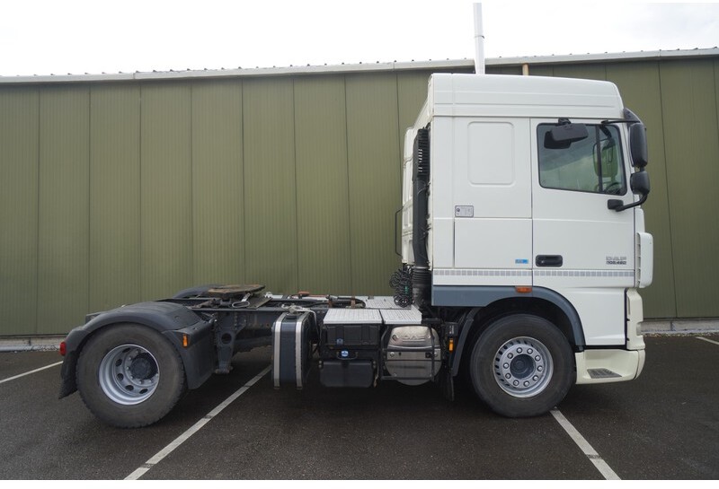 DAF XF 105.460 FT SPACECAB RETARDER PTO - Çekici: fotoğraf 2 DAF XF 105.460 FT SPACECAB RETARDER PTO - Çekici: fotoğraf 2