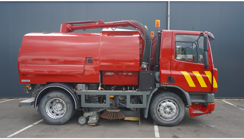 DAF 65.180 ATI STREET SWEPER RH DRIVE MANUAL GARBOX 96.000KM - Yol süpürme aracı: fotoğraf 2 DAF 65.180 ATI STREET SWEPER RH DRIVE MANUAL GARBOX 96.000KM - Yol süpürme aracı: fotoğraf 2