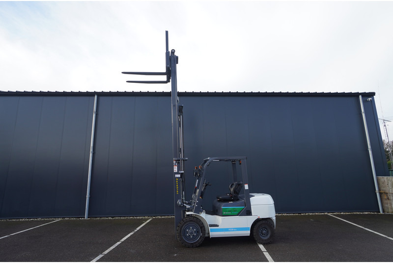 Eurotrac FE 30 ECO ELECTRIC FORKLIFT - İş makinaları: fotoğraf 2 Eurotrac FE 30 ECO ELECTRIC FORKLIFT - İş makinaları: fotoğraf 2