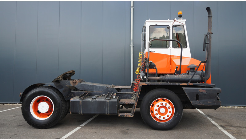Terberg YT SL 1020 - İş makinaları: fotoğraf 2 Terberg YT SL 1020 - İş makinaları: fotoğraf 2