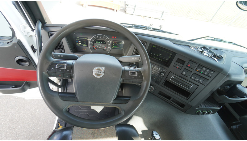 Volvo FMX 460 8X4 OPEN BOX WITH HIAB X-HIPRO 232 E-3 CRANE - Vinçli kamyon: fotoğraf 5 Volvo FMX 460 8X4 OPEN BOX WITH HIAB X-HIPRO 232 E-3 CRANE - Vinçli kamyon: fotoğraf 5