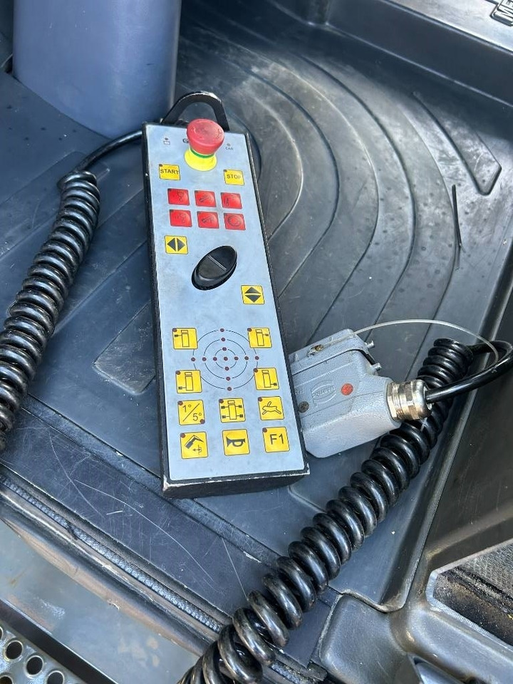 All-terrain vinç Grove GMK 4080-1: fotoğraf 17