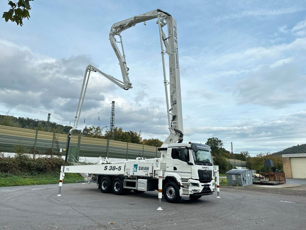 MAN TGS 26.510 6x4 SWAN TSP 38-5 160RZ ( 38m ) - Mobil beton pompası: fotoğraf 1 MAN TGS 26.510 6x4 SWAN TSP 38-5 160RZ ( 38m ) - Mobil beton pompası: fotoğraf 1