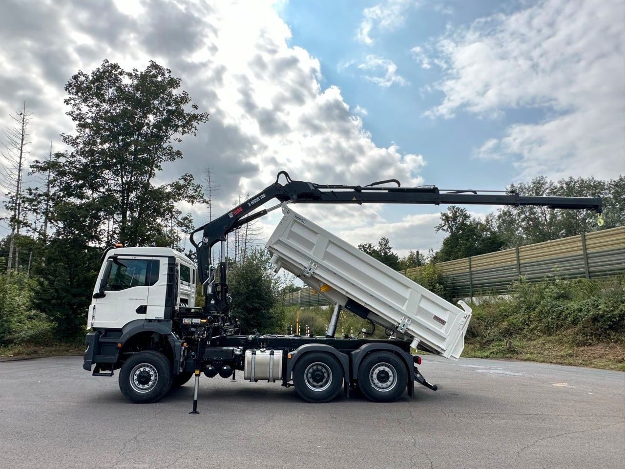 MAN TGS 28.440 6x4-4/3-Seiten- Kipper / Hiab 138-3 - Damperli kamyon, Vinçli kamyon: fotoğraf 1 MAN TGS 28.440 6x4-4/3-Seiten- Kipper / Hiab 138-3 - Damperli kamyon, Vinçli kamyon: fotoğraf 1