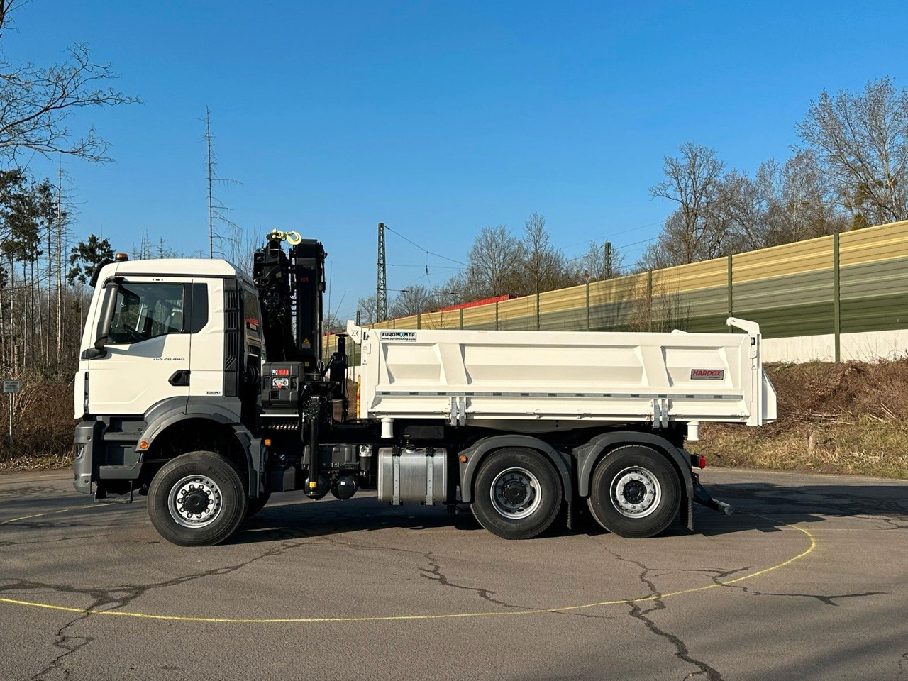 MAN TGS 28.440 6x4-4/3-Seiten- Kipper / Hiab 228-6 - Damperli kamyon, Vinçli kamyon: fotoğraf 3 MAN TGS 28.440 6x4-4/3-Seiten- Kipper / Hiab 228-6 - Damperli kamyon, Vinçli kamyon: fotoğraf 3