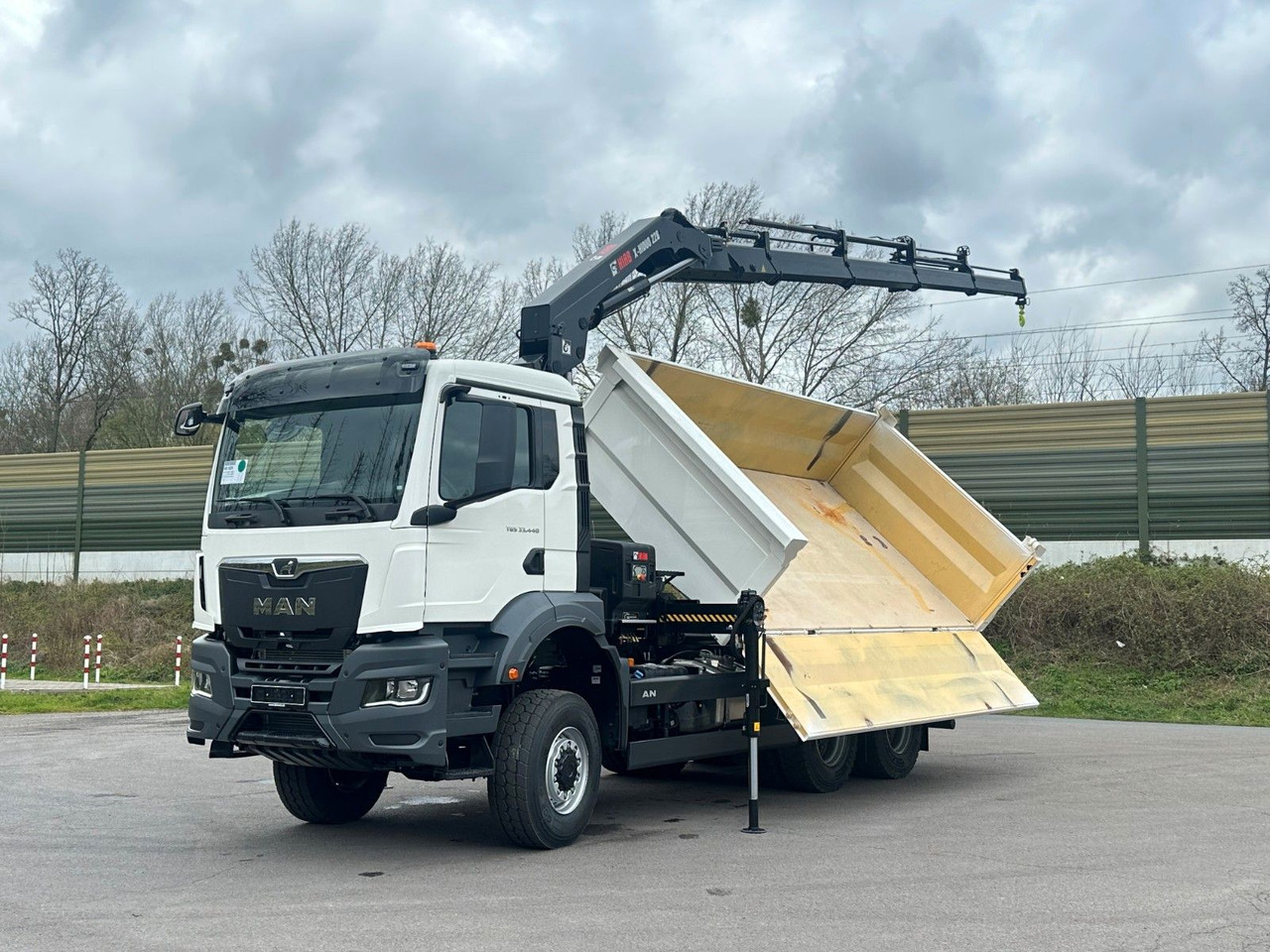 MAN TGS 33.440 6x6 /3-Seiten- Kipper / HIAB 228-4 - Damperli kamyon, Vinçli kamyon: fotoğraf 1 MAN TGS 33.440 6x6 /3-Seiten- Kipper / HIAB 228-4 - Damperli kamyon, Vinçli kamyon: fotoğraf 1