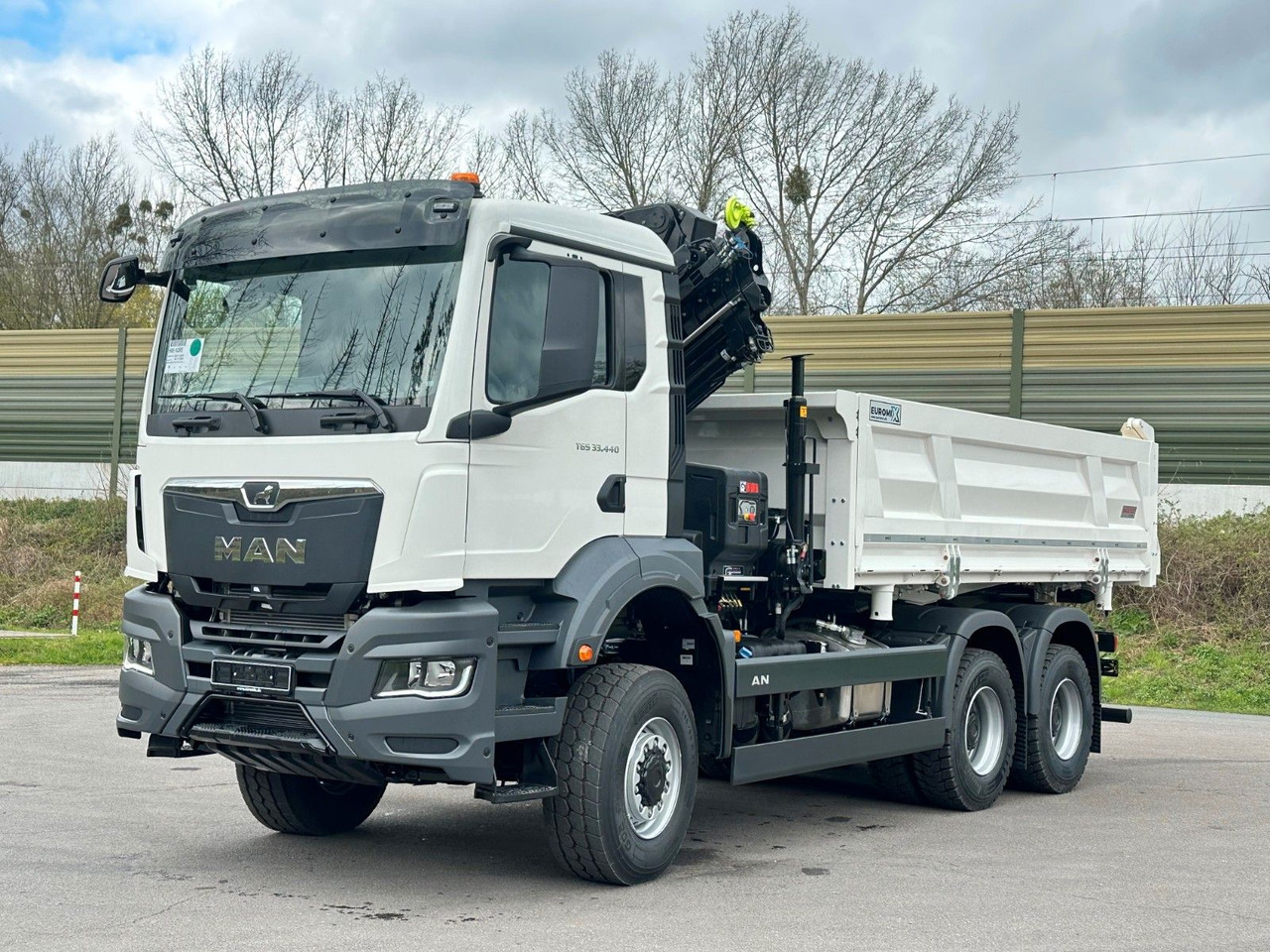 MAN TGS 33.440 6x6 /3-Seiten- Kipper / HIAB 228-4 - Damperli kamyon, Vinçli kamyon: fotoğraf 2 MAN TGS 33.440 6x6 /3-Seiten- Kipper / HIAB 228-4 - Damperli kamyon, Vinçli kamyon: fotoğraf 2