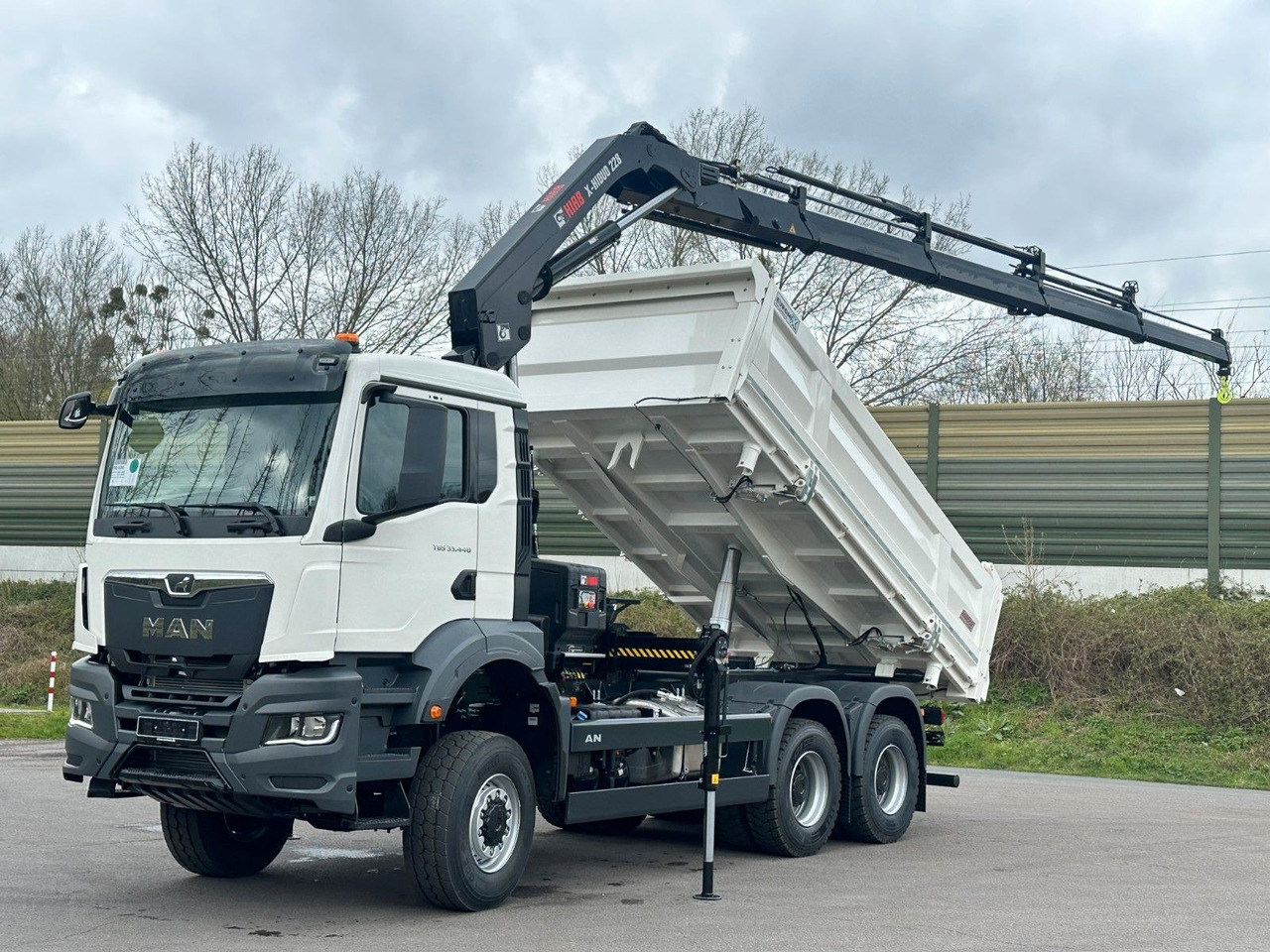 MAN TGS 33.440 6x6 /3-Seiten- Kipper / HIAB 228-4 MAN TGS 33.440 6x6 /3-Seiten- Kipper / HIAB 228-4 - Damperli kamyon, Vinçli kamyon: fotoğraf 5 MAN TGS 33.440 6x6 /3-Seiten- Kipper / HIAB 228-4 MAN TGS 33.440 6x6 /3-Seiten- Kipper / HIAB 228-4 - Damperli kamyon, Vinçli kamyon: fotoğraf 5