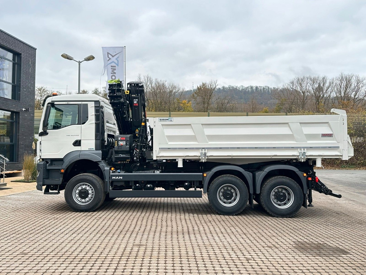 MAN TGS 33.440 6x6 /3-Seiten- Kipper / Kran HIAB 302 - Damperli kamyon, Vinçli kamyon: fotoğraf 2 MAN TGS 33.440 6x6 /3-Seiten- Kipper / Kran HIAB 302 - Damperli kamyon, Vinçli kamyon: fotoğraf 2