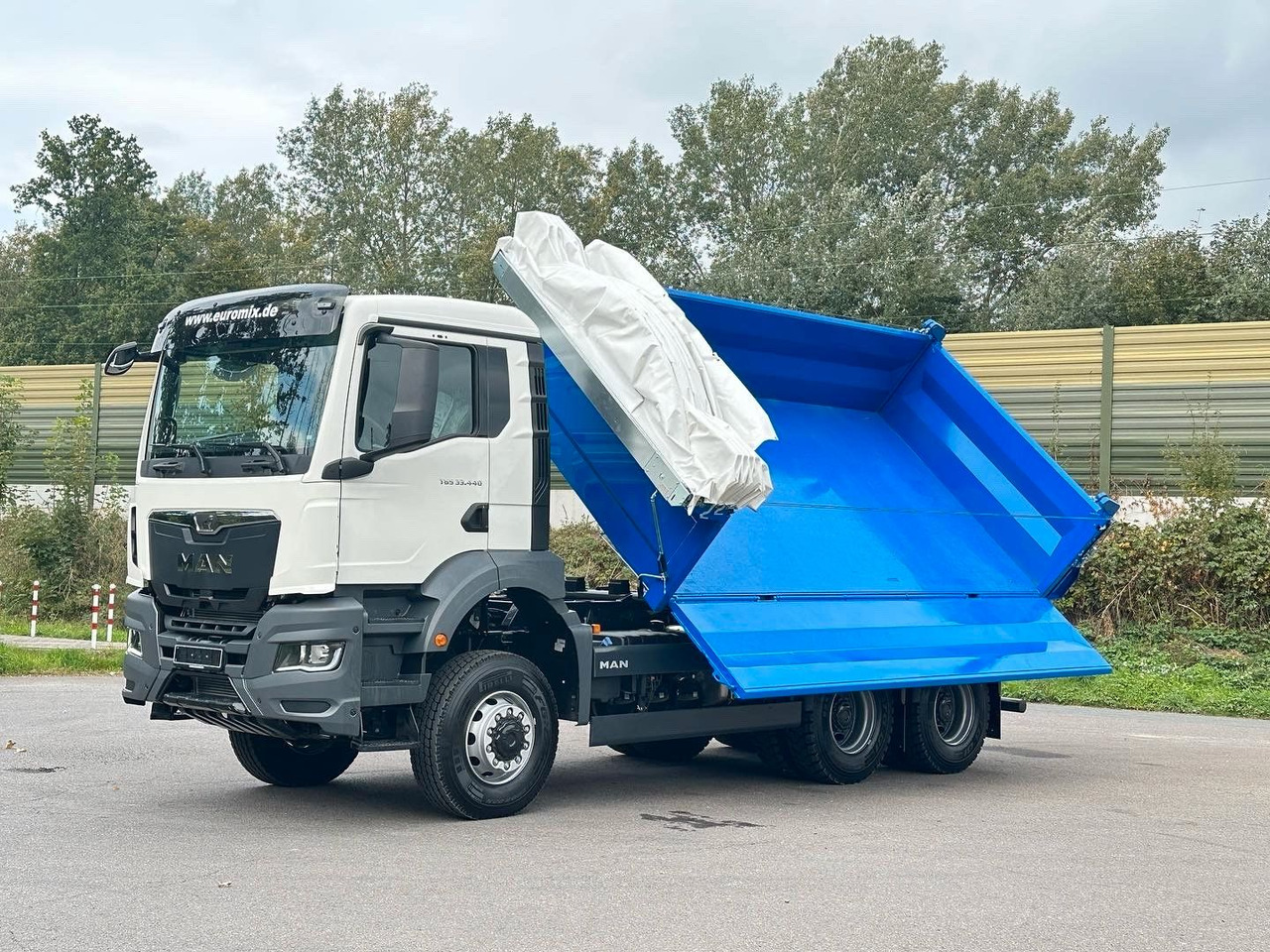 MAN TGS 33.440 6x6 /Euro6 3-Seiten-Kipper EuromixMTP MAN TGS 33.440 6x6 /Euro6 3-Seiten-Kipper EuromixMTP - Damperli kamyon: fotoğraf 3 MAN TGS 33.440 6x6 /Euro6 3-Seiten-Kipper EuromixMTP MAN TGS 33.440 6x6 /Euro6 3-Seiten-Kipper EuromixMTP - Damperli kamyon: fotoğraf 3