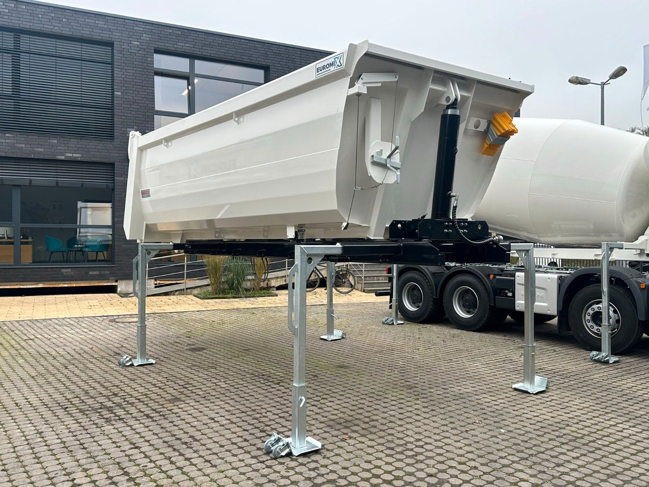 Damperli kamyon MAN TGS 41.480 8x4 WECHSELSYSTEM KIPPER+MISCHER: fotoğraf 26