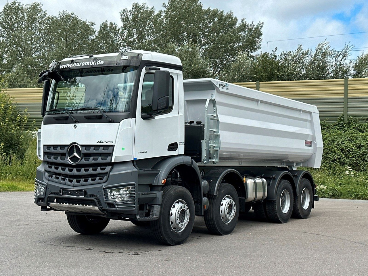 Mercedes-Benz 4142 8X4 Mulden- Kipper - EuromixMTP - Damperli kamyon: fotoğraf 2 Mercedes-Benz 4142 8X4 Mulden- Kipper - EuromixMTP - Damperli kamyon: fotoğraf 2