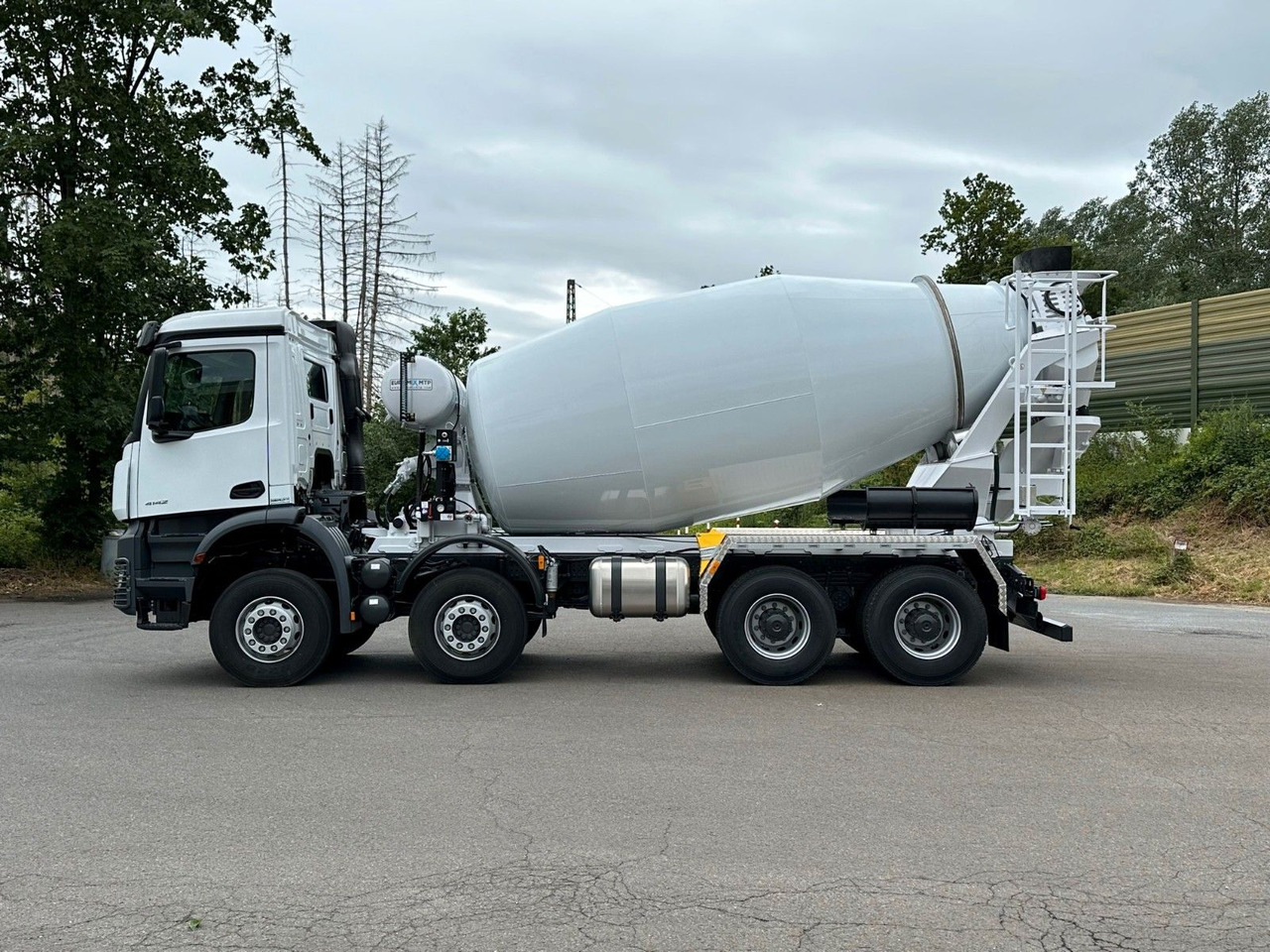 Mercedes-Benz AROCS 5 4142 B 8X4 Euro 3 EuromixMTP EM 10 - Transmikser: fotoğraf 5 Mercedes-Benz AROCS 5 4142 B 8X4 Euro 3 EuromixMTP EM 10 - Transmikser: fotoğraf 5