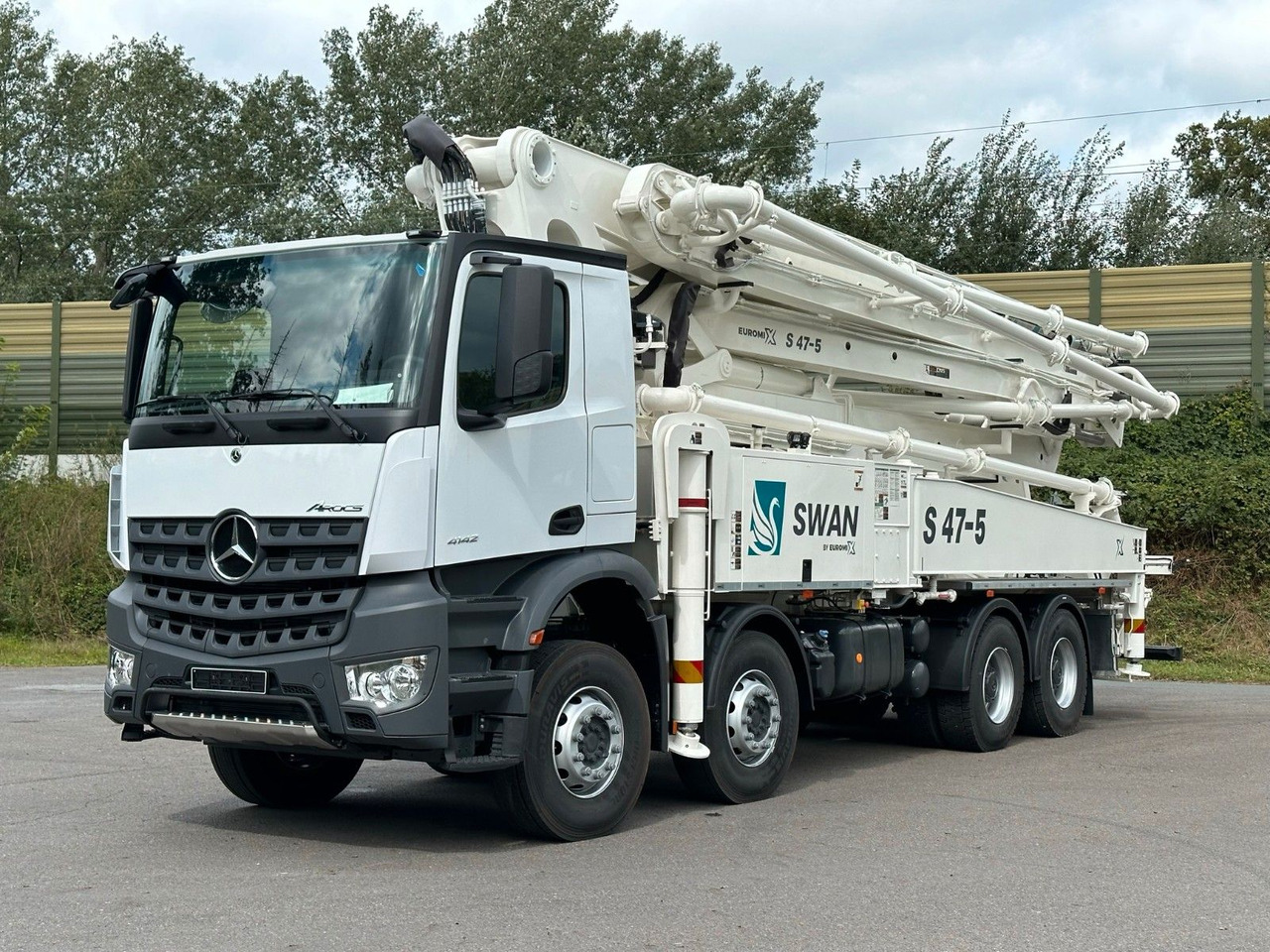 Mercedes-Benz Arocs 5 4142 8x4 SWAN TSP 47-5 160RZ ( 47m ) - Mobil beton pompası: fotoğraf 2 Mercedes-Benz Arocs 5 4142 8x4 SWAN TSP 47-5 160RZ ( 47m ) - Mobil beton pompası: fotoğraf 2