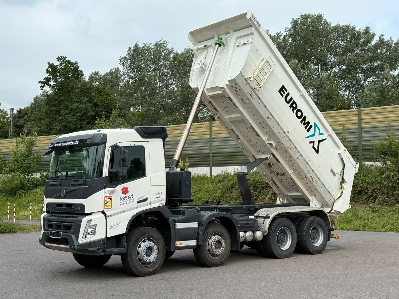 Volvo FMX 430 8X4 EuromixMTP 16m³ Hydraulische Klappe - Damperli kamyon: fotoğraf 1 Volvo FMX 430 8X4 EuromixMTP 16m³ Hydraulische Klappe - Damperli kamyon: fotoğraf 1