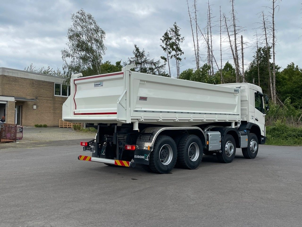 Volvo FMX 460 8x4 / WECHSELSYSTEM KIPPER+MISCHER Volvo FMX 460 8x4 / WECHSELSYSTEM KIPPER+MISCHER - Transmikser: fotoğraf 5 Volvo FMX 460 8x4 / WECHSELSYSTEM KIPPER+MISCHER Volvo FMX 460 8x4 / WECHSELSYSTEM KIPPER+MISCHER - Transmikser: fotoğraf 5