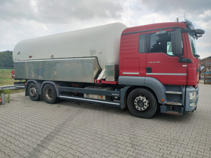 MAN TGS 26.400 6x2-4 LL 26900 Liter Gas tank truck ID 2.168 Rootselaar, flowmeter, pump - Tanker kamyon: fotoğraf 1 MAN TGS 26.400 6x2-4 LL 26900 Liter Gas tank truck ID 2.168 Rootselaar, flowmeter, pump - Tanker kamyon: fotoğraf 1