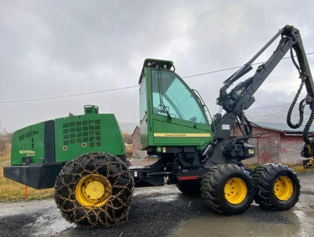 John Deere 1070 D - Harvester: fotoğraf 1 John Deere 1070 D - Harvester: fotoğraf 1
