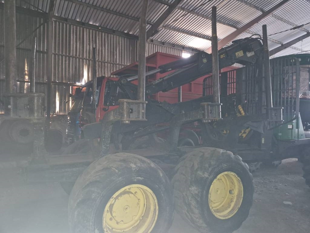 John Deere 1510 E - Forwarder: fotoğraf 3 John Deere 1510 E - Forwarder: fotoğraf 3