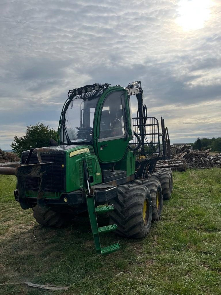 John Deere 810 E - Forwarder: fotoğraf 2 John Deere 810 E - Forwarder: fotoğraf 2