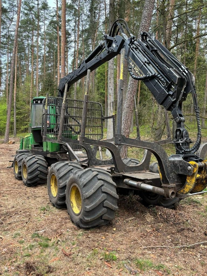 John Deere 810 E - Forwarder: fotoğraf 5 John Deere 810 E - Forwarder: fotoğraf 5