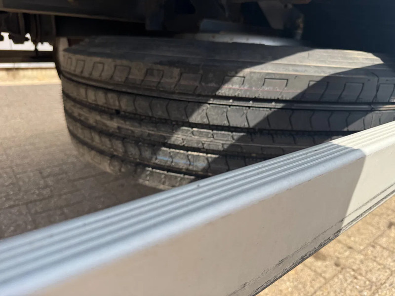 DAF LF 55.220 **EURO 4-MANUAL GEARBOX** - Kapalı kasa kamyon: fotoğraf 5 DAF LF 55.220 **EURO 4-MANUAL GEARBOX** - Kapalı kasa kamyon: fotoğraf 5