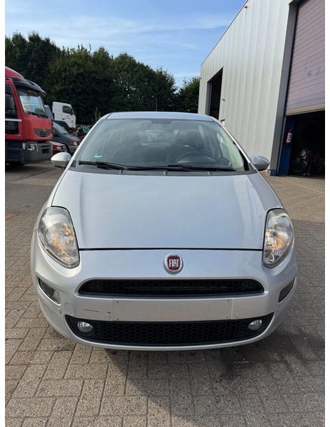 Fiat Punto **EURO 6B-AIRCO-5DOOR** - Sedan araba: fotoğraf 2 Fiat Punto **EURO 6B-AIRCO-5DOOR** - Sedan araba: fotoğraf 2