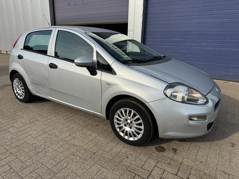 Fiat Punto **EURO 6B-AIRCO-5DOOR** - Sedan araba: fotoğraf 3 Fiat Punto **EURO 6B-AIRCO-5DOOR** - Sedan araba: fotoğraf 3