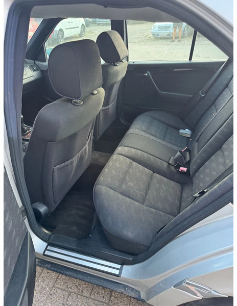 Sedan araba Mercedes-Benz C-Klasse **C180-PETROL-AC**: fotoğraf 7