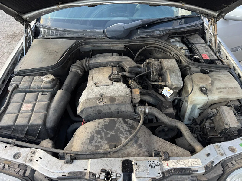 Sedan araba Mercedes-Benz C-Klasse **C180-PETROL-AC**: fotoğraf 13