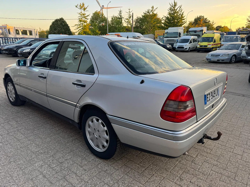Sedan araba Mercedes-Benz C-Klasse **C180-PETROL-AC**: fotoğraf 6