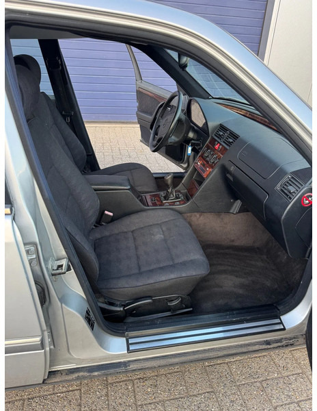 Sedan araba Mercedes-Benz C-Klasse **C180-PETROL-AC**: fotoğraf 14