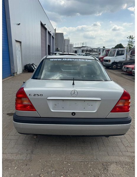 Mercedes-Benz C-Klasse **C250DIESEL+AIRCO** - Sedan araba: fotoğraf 5 Mercedes-Benz C-Klasse **C250DIESEL+AIRCO** - Sedan araba: fotoğraf 5