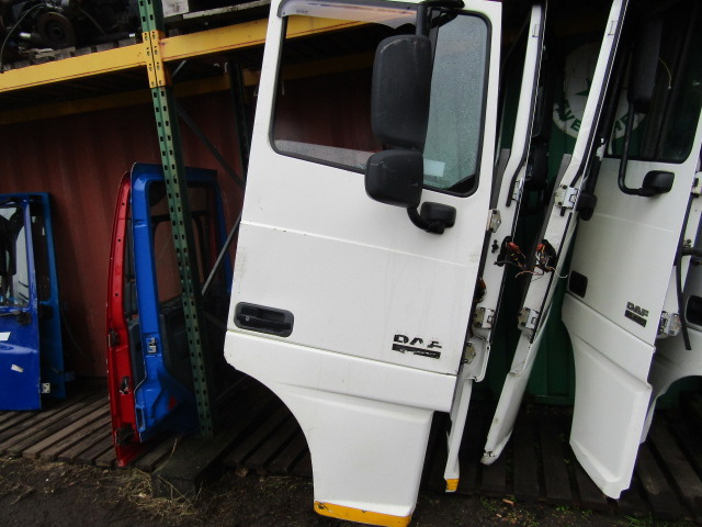 DAF XF 105 OFFSIDE (DRIVERS) COMPLETE DOOR - Kabin ve iç mekan - Kamyon: fotoğraf 2 DAF XF 105 OFFSIDE (DRIVERS) COMPLETE DOOR - Kabin ve iç mekan - Kamyon: fotoğraf 2