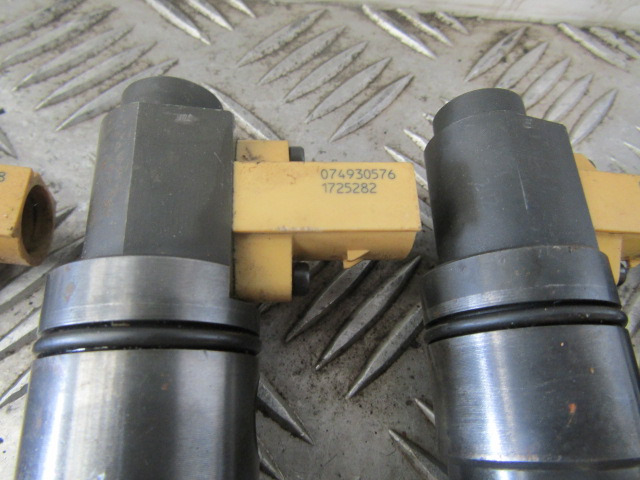 DAF XF EURO 5 MX13 INJECTORS P/NO 1725282 - Yakıt sistemi - Kamyon: fotoğraf 2 DAF XF EURO 5 MX13 INJECTORS P/NO 1725282 - Yakıt sistemi - Kamyon: fotoğraf 2
