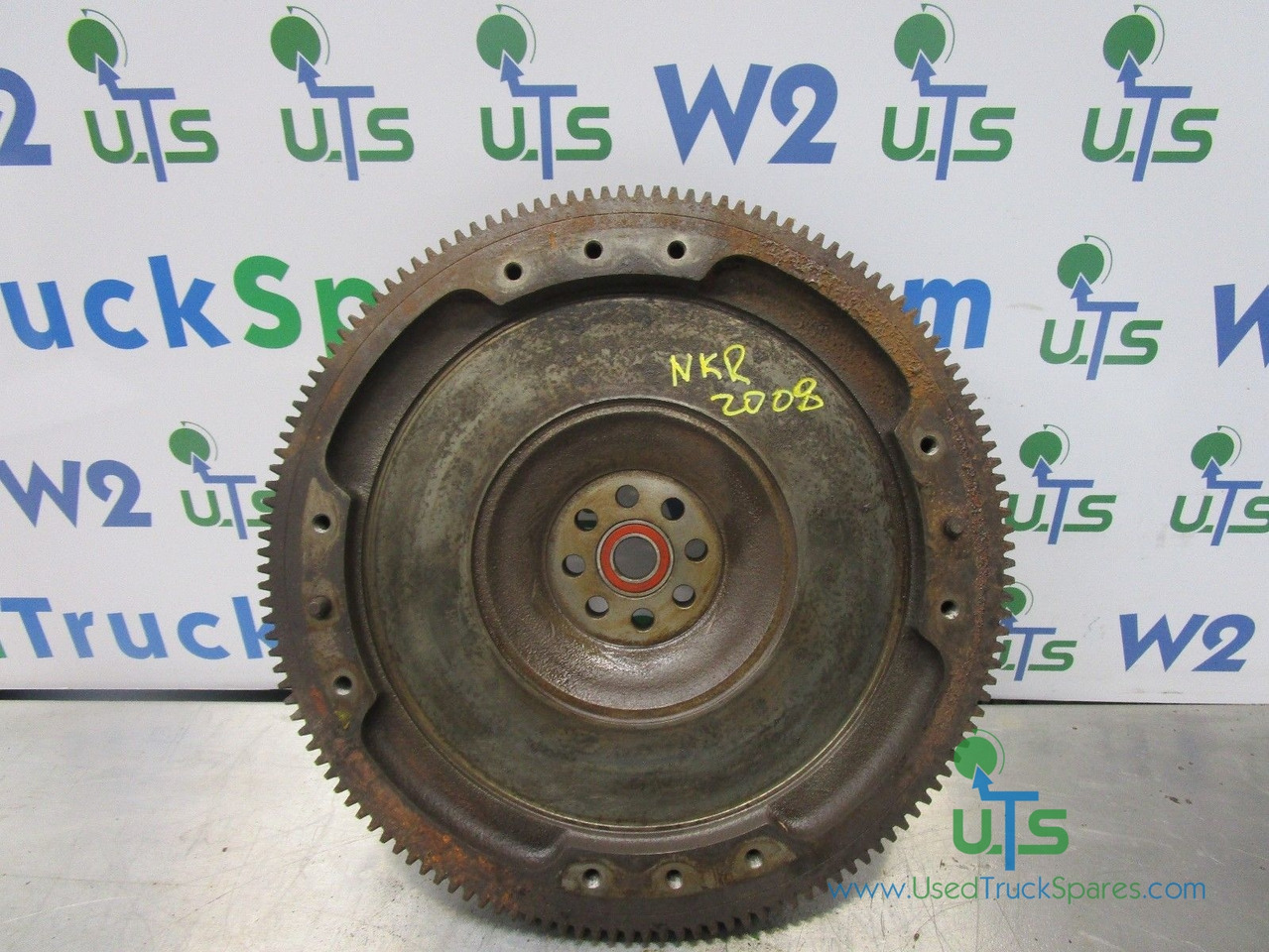 ISUZU NKR (4JJ1) FLYWHEEL - Volan - Kamyon: fotoğraf 1 ISUZU NKR (4JJ1) FLYWHEEL - Volan - Kamyon: fotoğraf 1