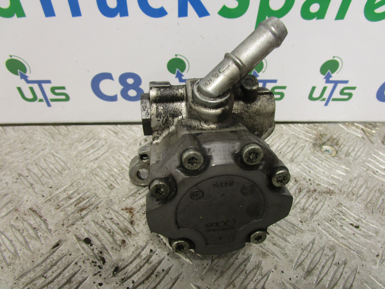 IVECO DAILY 3.0 POWER STEERING PUMP & DRIVE P/NO 7693955604 - Direksiyon yönetimi - Kamyon: fotoğraf 1 IVECO DAILY 3.0 POWER STEERING PUMP & DRIVE P/NO 7693955604 - Direksiyon yönetimi - Kamyon: fotoğraf 1