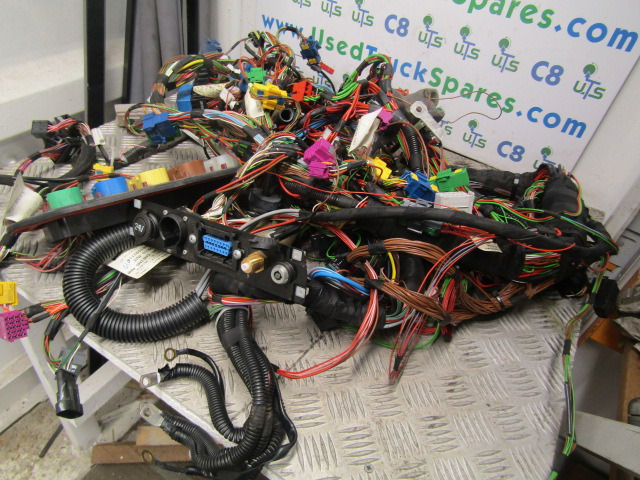 IVECO STRALIS COPLETE CAB WIRING HARNESS - Elektrik sistemi - Kamyon: fotoğraf 3 IVECO STRALIS COPLETE CAB WIRING HARNESS - Elektrik sistemi - Kamyon: fotoğraf 3