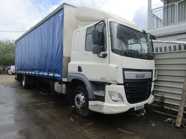 DAF CF 65 250 MANUAL 2015 BREAKING FOR SPARES - Kamyon: fotoğraf 2 DAF CF 65 250 MANUAL 2015 BREAKING FOR SPARES - Kamyon: fotoğraf 2