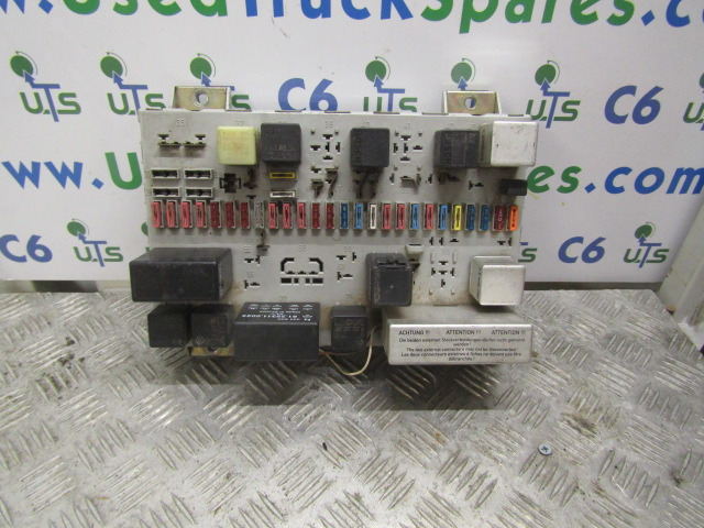 MAN 18.225 (2000 SERIES) FUSE BOARD P/NO 81.25444.6060 - Elektrik sistemi - Kamyon: fotoğraf 1 MAN 18.225 (2000 SERIES) FUSE BOARD P/NO 81.25444.6060 - Elektrik sistemi - Kamyon: fotoğraf 1