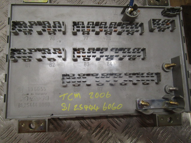 MAN TGA FUSEBOARD P/NO 81.25444.6060 - Elektrik sistemi - Kamyon: fotoğraf 3 MAN TGA FUSEBOARD P/NO 81.25444.6060 - Elektrik sistemi - Kamyon: fotoğraf 3