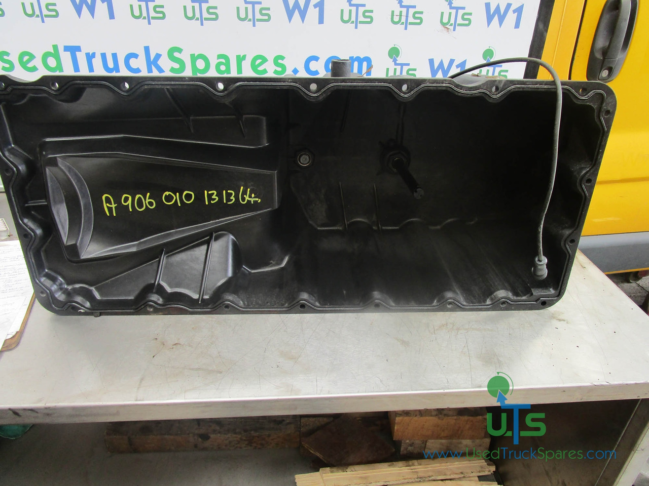 MERCEDES 1323/1823/2528 OM906LA SUMP P/NO A906010131364 - Motor ve yedek parça - Kamyon: fotoğraf 2 MERCEDES 1323/1823/2528 OM906LA SUMP P/NO A906010131364 - Motor ve yedek parça - Kamyon: fotoğraf 2