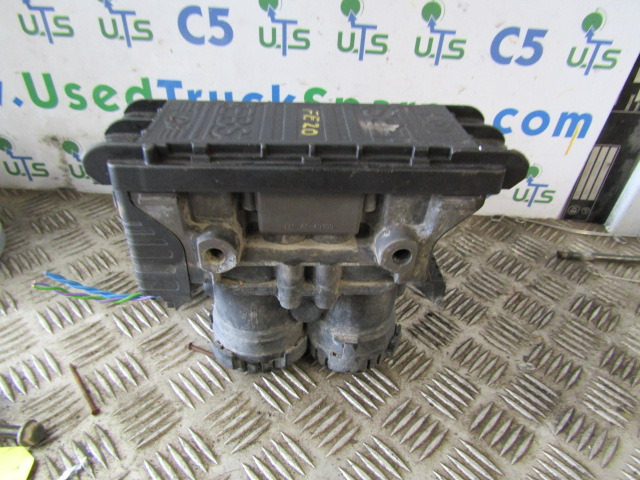 VOLVO FE EBS MODULATOR VALVE EURO 6 - Yönetim bloku - Kamyon: fotoğraf 1 VOLVO FE EBS MODULATOR VALVE EURO 6 - Yönetim bloku - Kamyon: fotoğraf 1
