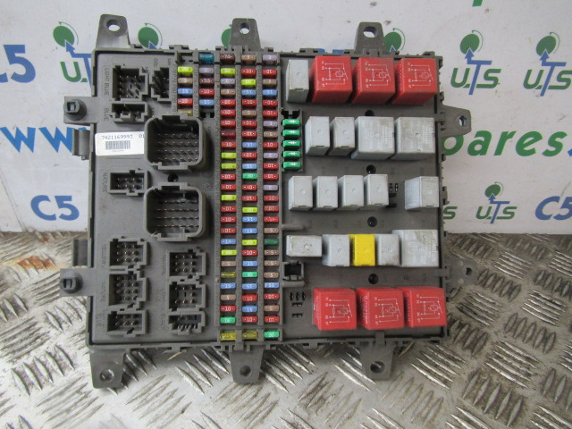 VOLVO FE FUSEBOARD COMPLETE P/NO 518849401 - Elektrik sistemi - Kamyon: fotoğraf 1 VOLVO FE FUSEBOARD COMPLETE P/NO 518849401 - Elektrik sistemi - Kamyon: fotoğraf 1
