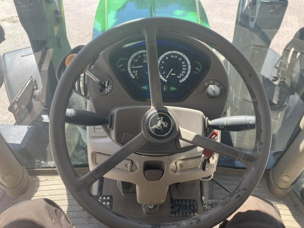 Traktör John Deere 6125R: fotoğraf 24
