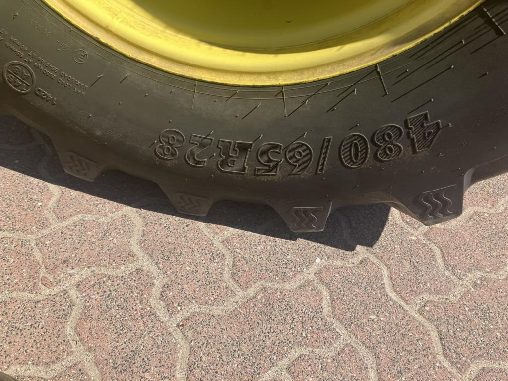 Traktör John Deere 6125R: fotoğraf 14