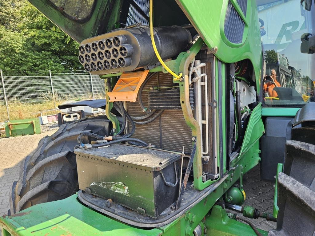 John Deere 6830 Premium - Traktör: fotoğraf 4 John Deere 6830 Premium - Traktör: fotoğraf 4